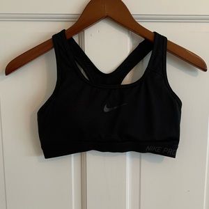 Nike | black dri-fit padded black swoosh sport’s bra medium